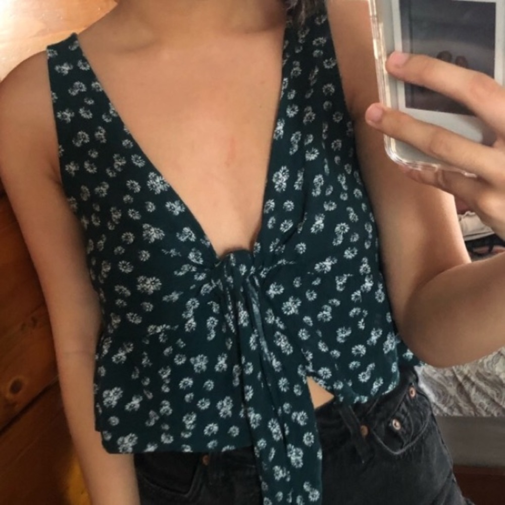 SOLD ON FB MARKETPLACE Pacsun Front Tie Floral Top